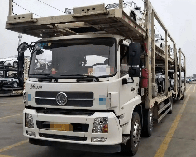 烏魯木齊托運車到四川多少錢-鑫邦運車